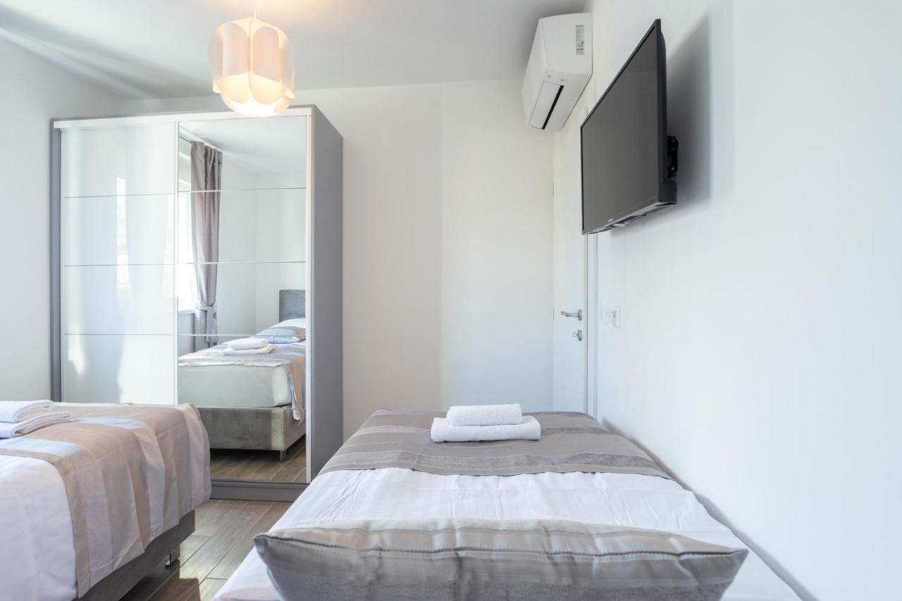 Sea Vista Apartments Каштела Екстер'єр фото