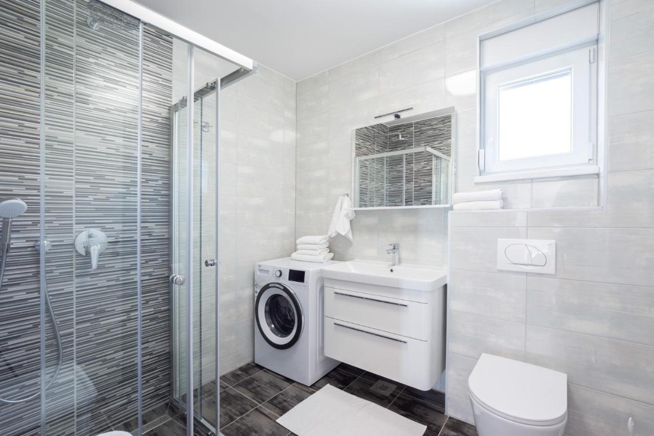 Sea Vista Apartments Каштела Екстер'єр фото