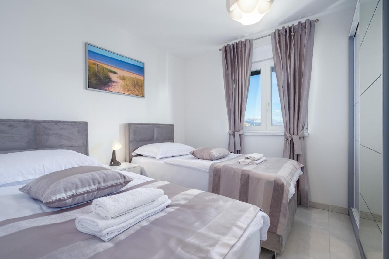 Sea Vista Apartments Каштела Екстер'єр фото
