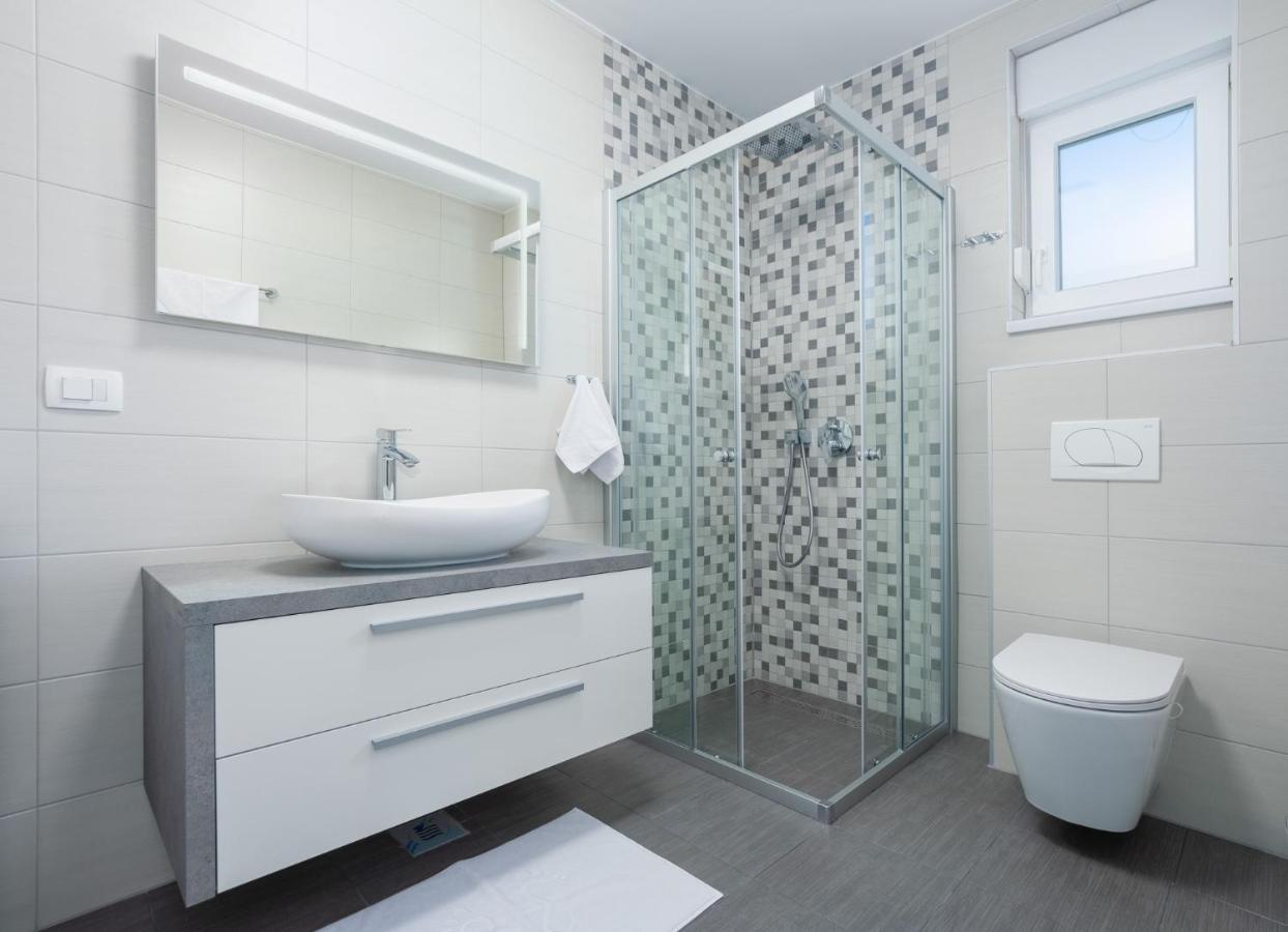 Sea Vista Apartments Каштела Екстер'єр фото